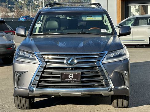 Used 2017 Lexus LX 570 4WD image 10