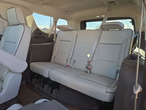 Used 2021 GMC Yukon XL Denali w/ Denali Premium Package image 33
