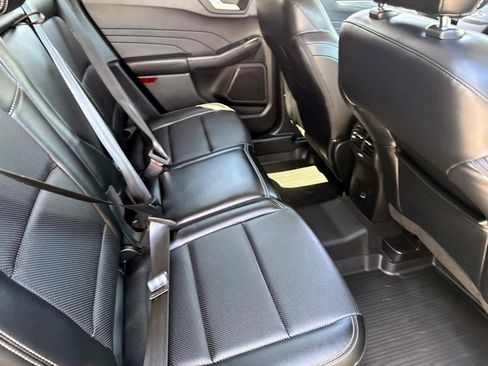 Used 2022 Ford Escape Titanium image 13