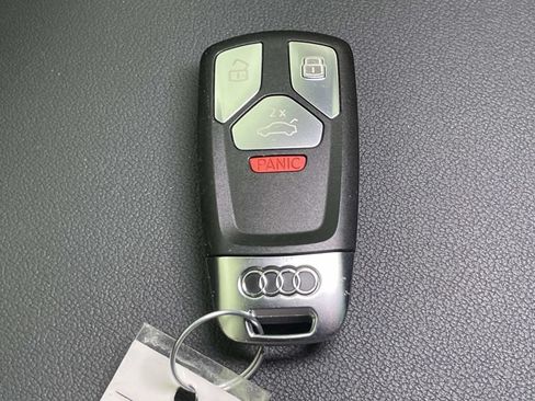 Used 2023 Audi Q5 2.0T Premium w/ Convenience Package AWD/4WD image 42