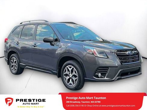 Used 2023 Subaru Forester Premium image 1