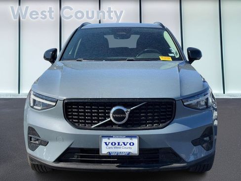 Certified 2023 Volvo XC40 B5 Plus w/ Protection Package Premier image 10