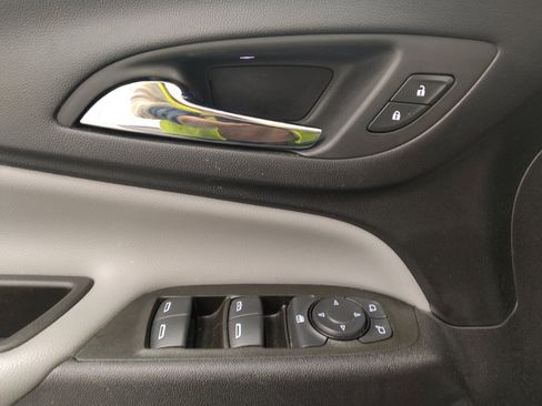 Used 2023 Chevrolet Equinox LT FWD image 27