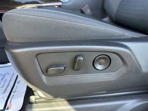 Used 2023 GMC Sierra 1500 Elevation image 12