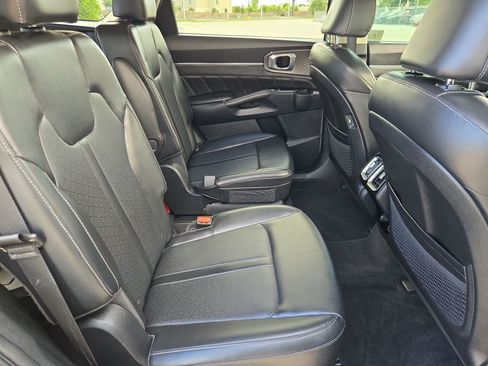 Used 2023 Kia Sorento SX FWD image 31