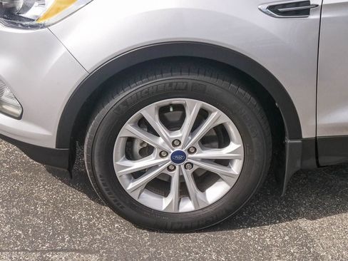 Used 2019 Ford Escape SE FWD image 5