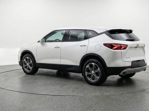 Used 2025 Chevrolet Blazer LT FWD image 6