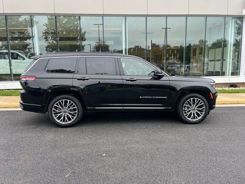Used 2025 Jeep Grand Cherokee L Summit AWD/4WD image 10