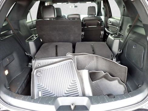Used 2019 Ford Explorer XLT w/ Equipment Group 202A AWD/4WD image 8