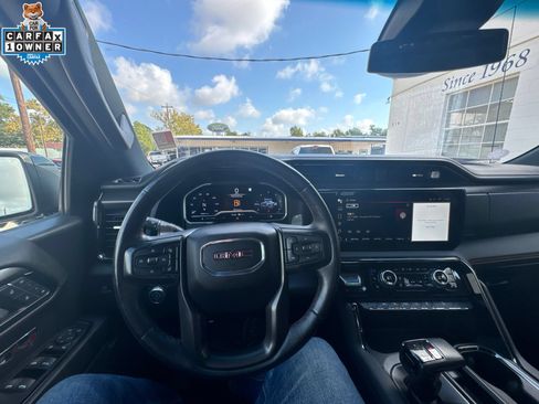 Used 2022 GMC Sierra 1500 AT4 w/ AT4 Preferred Package AWD/4WD image 16