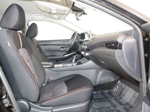 Used 2025 Nissan Sentra SR FWD image 12