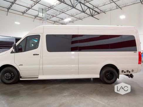 Used 2022 Mercedes-Benz Sprinter 3500 image 25
