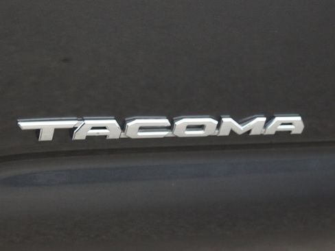 Used 2023 Toyota Tacoma TRD Off-Road image 16