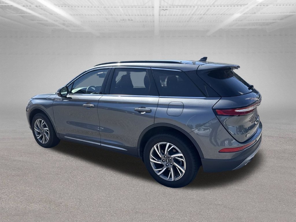 Used 2025 Lincoln Corsair AWD w/ Equipment Group 101A image 3
