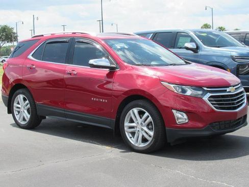 Used 2020 Chevrolet Equinox Premier AWD/4WD image 3