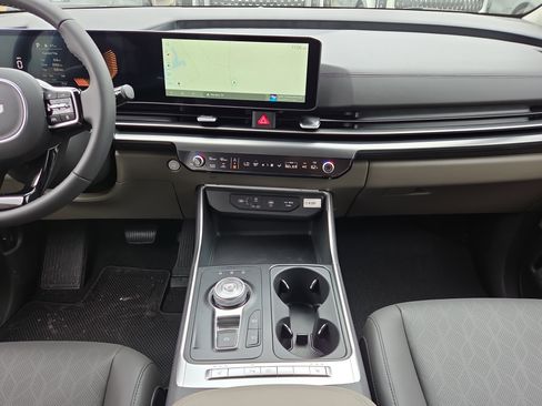 New 2026 Kia Carnival LXS FWD image 12