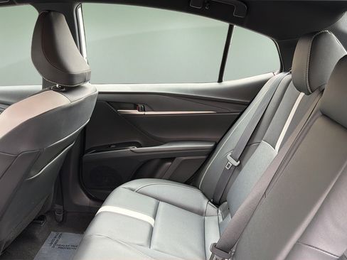 Used 2025 Toyota Camry SE FWD image 15