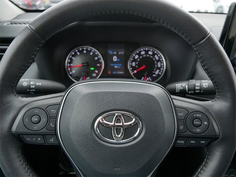 Certified 2022 Toyota RAV4 XLE image 30