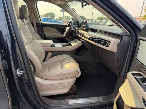 Used 2023 Lincoln Aviator Reserve w/ Equipment Group 201A AWD/4WD image 12