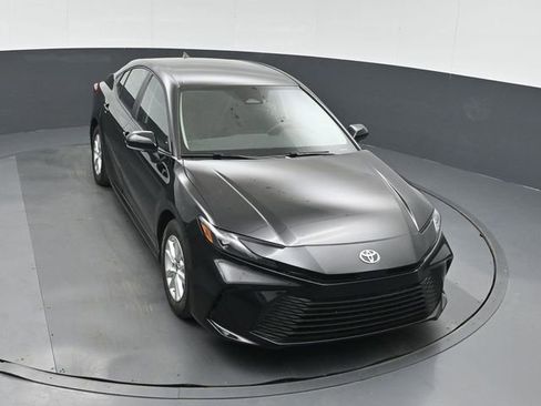 Used 2025 Toyota Camry LE image 36