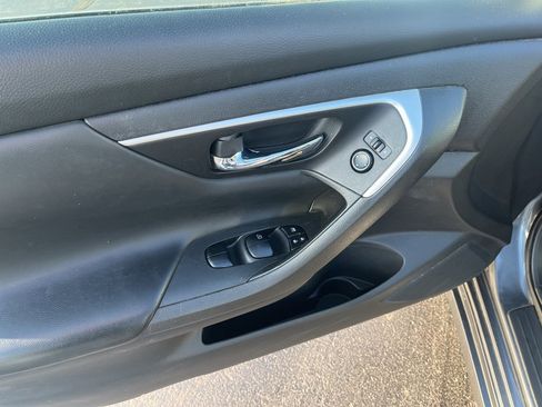 Used 2016 Nissan Altima 2.5 S w/ Power Driver Seat Package image 16