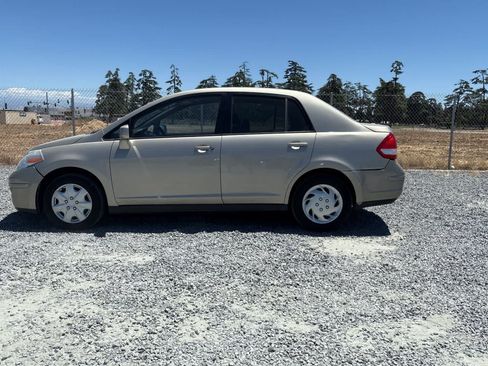 Used 2009 Nissan Versa 1.8 S FWD image 6