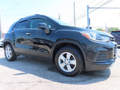 Used 2019 Chevrolet Trax LT w/ LT Convenience Package AWD/4WD image 1