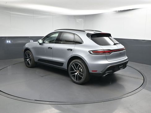 Used 2025 Porsche Macan image 3