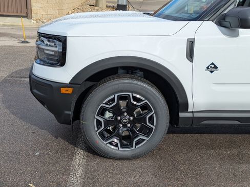 New 2025 Ford Bronco Sport Outer Banks image 11