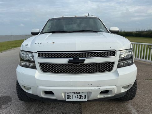 Used 2008 Chevrolet Avalanche LTZ w/ LTZ Preferred Equipment Group RWD image 2
