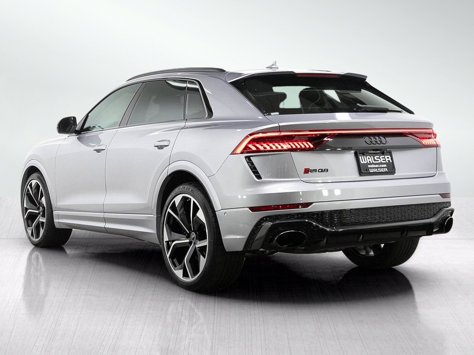 Used 2021 Audi RS Q8 w/ Carbon Optic Package AWD/4WD image 3