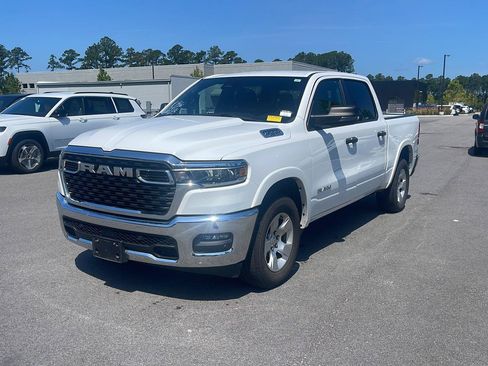 Used 2025 RAM 1500 Big Horn AWD/4WD image 3