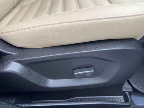 Used 2024 Ford Edge SEL w/ Convenience Package image 12