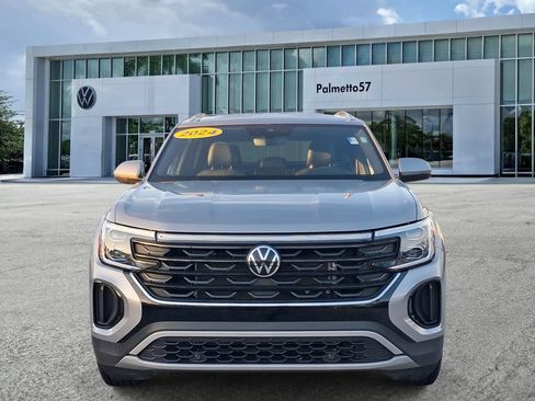 Certified 2024 Volkswagen Atlas Cross Sport SE FWD image 2