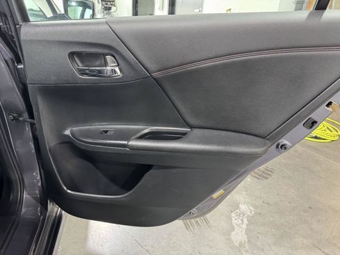 Used 2017 Honda Accord Sport Special Edition image 25