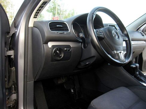 Used 2011 Volkswagen Golf TDI FWD image 19