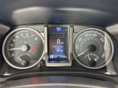 Certified 2022 Toyota Tacoma SR5 w/ Technology Package image 18
