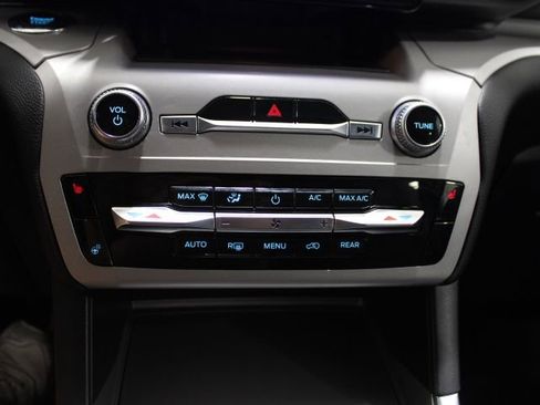 Used 2023 Ford Explorer XLT w/ Equipment Group 202A image 38