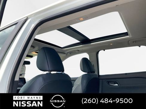 Used 2023 Nissan Rogue SV w/ SV Premium B Package AWD/4WD image 28