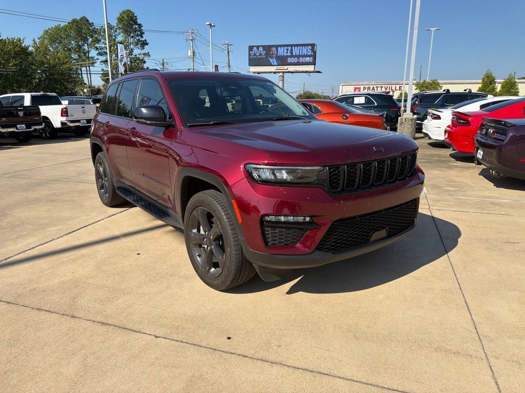 Used 2023 Jeep Grand Cherokee Limited w/ Black Appearance Package RWD image 2