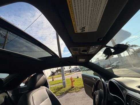 Used 2017 Volkswagen Beetle 1.8T SE image 32