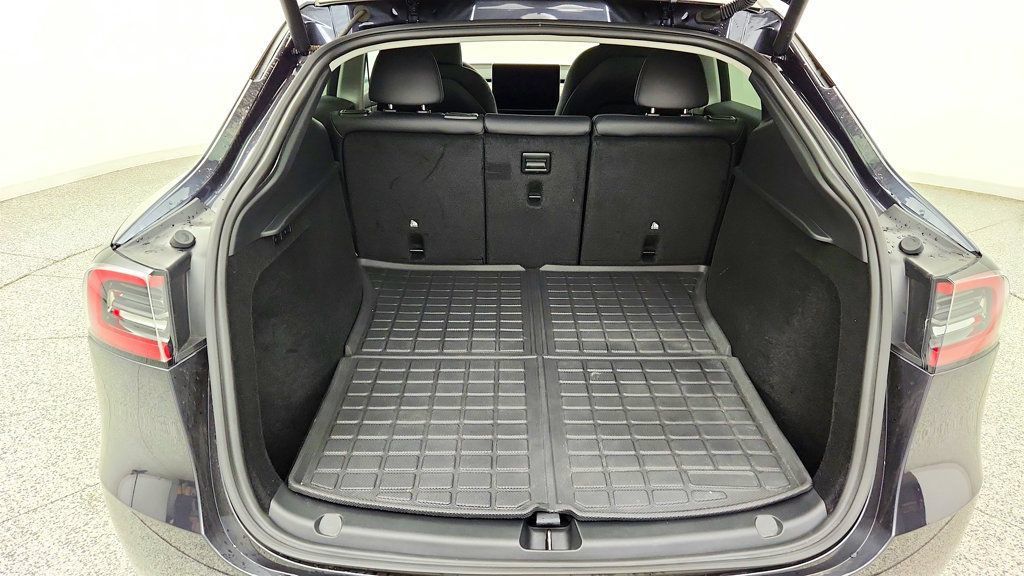 Used 2025 Tesla Model Y Long Range RWD image 27