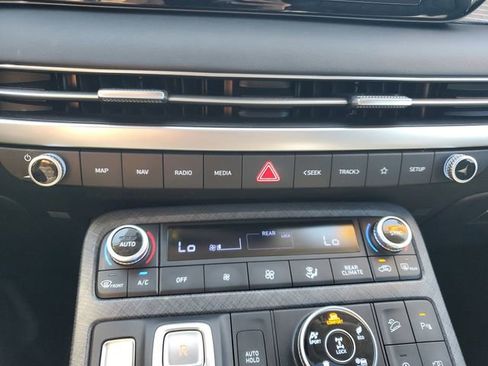 Used 2024 Hyundai Palisade Limited AWD/4WD image 34