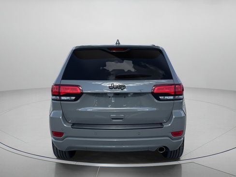 Used 2019 Jeep Grand Cherokee Altitude RWD image 4