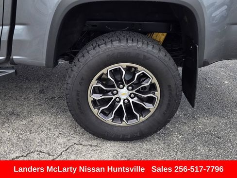 Used 2022 Chevrolet Colorado ZR2 AWD/4WD image 12