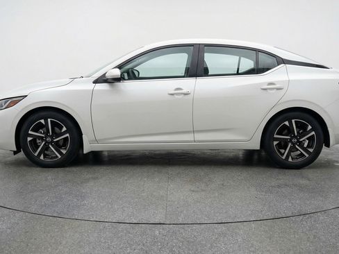 Used 2025 Nissan Sentra SV image 5