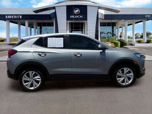 Used 2024 Buick Encore GX Preferred FWD image 2