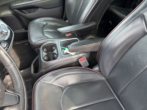 Used 2019 Chrysler Pacifica Limited w/ Advanced Safetytec Group image 31