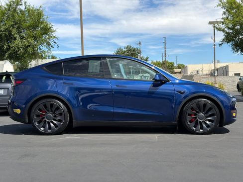 Used 2022 Tesla Model Y Performance AWD/4WD image 6