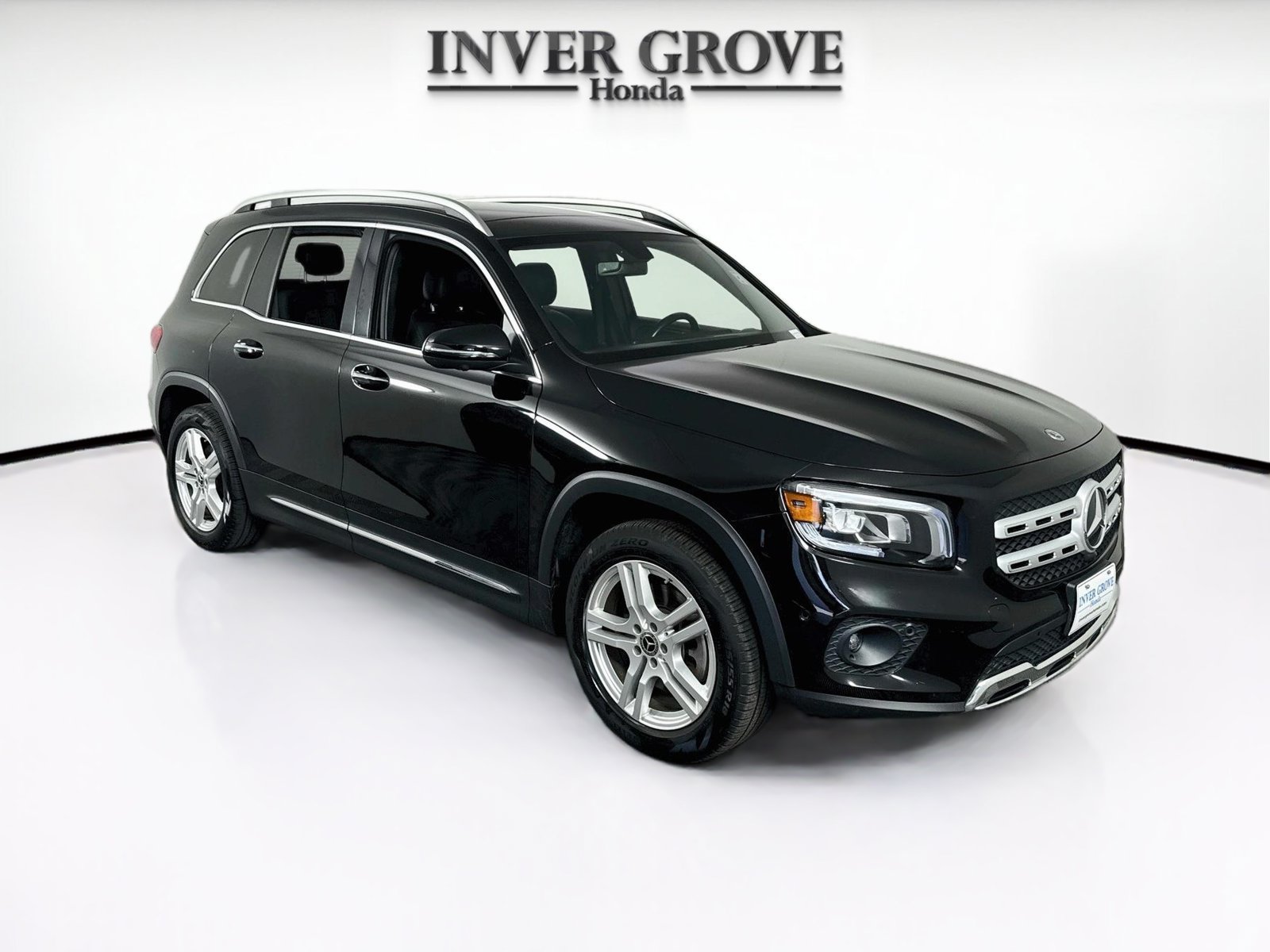 Used 2022 Mercedes-Benz GLB 250 4MATIC image 3